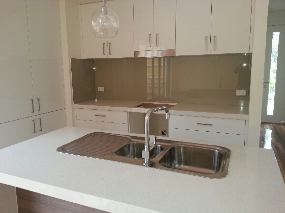 2013_0916vicsphone0036